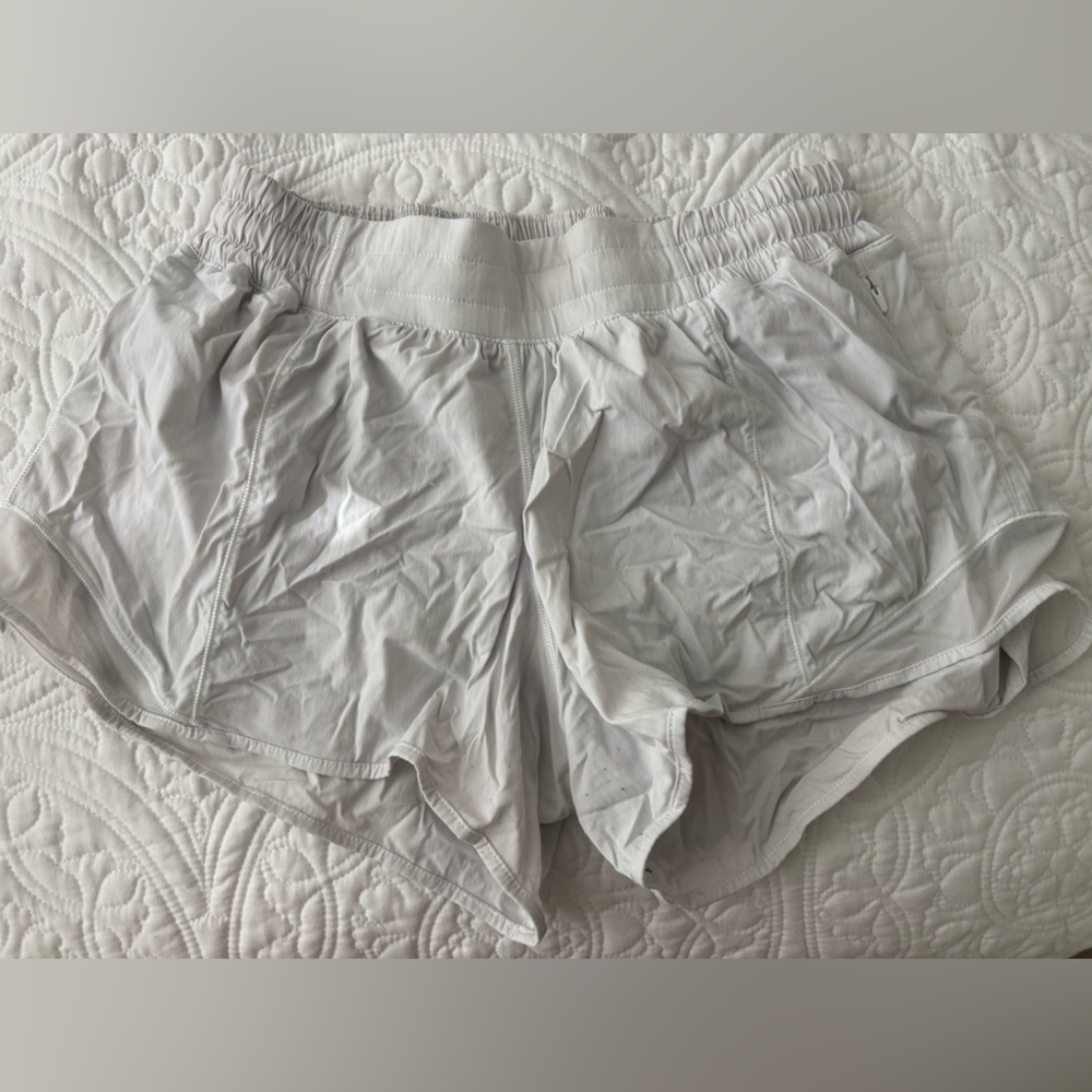 Lululemon hotty hot white shorts